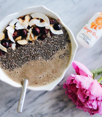 ORANGE GINGER BERRY SMOOTHIE BOWL