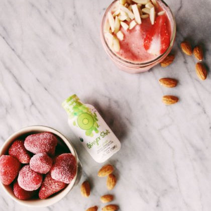 KIWI STRAWBERRY GINGER SMOOTHIE